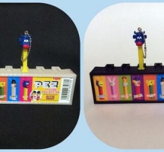 Yujin Keychain Stand
